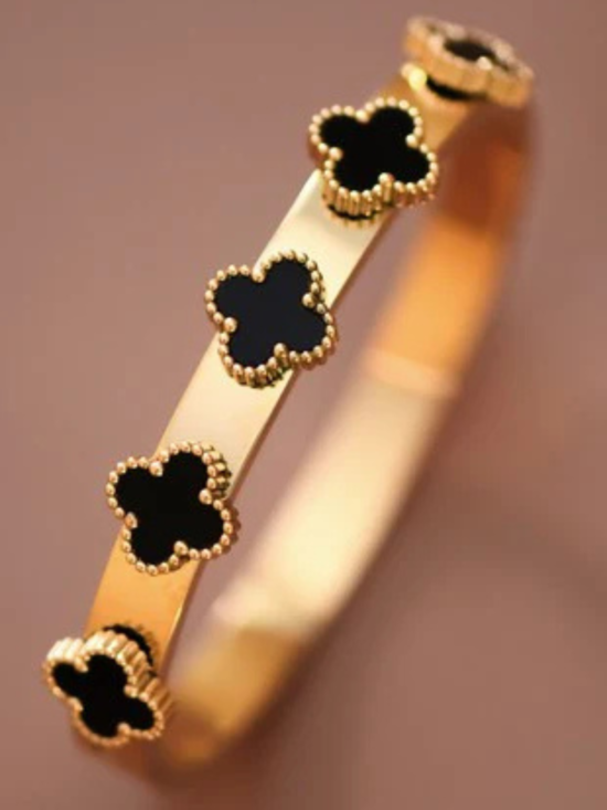 Amora 18K Clover Bangle Bracelet