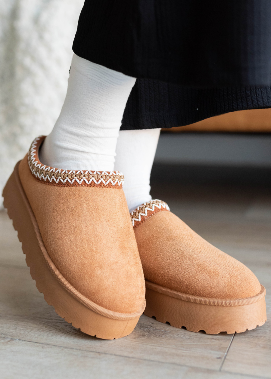 BrixleeTanSuedeClog.png Brixlee Tan Suede Clog